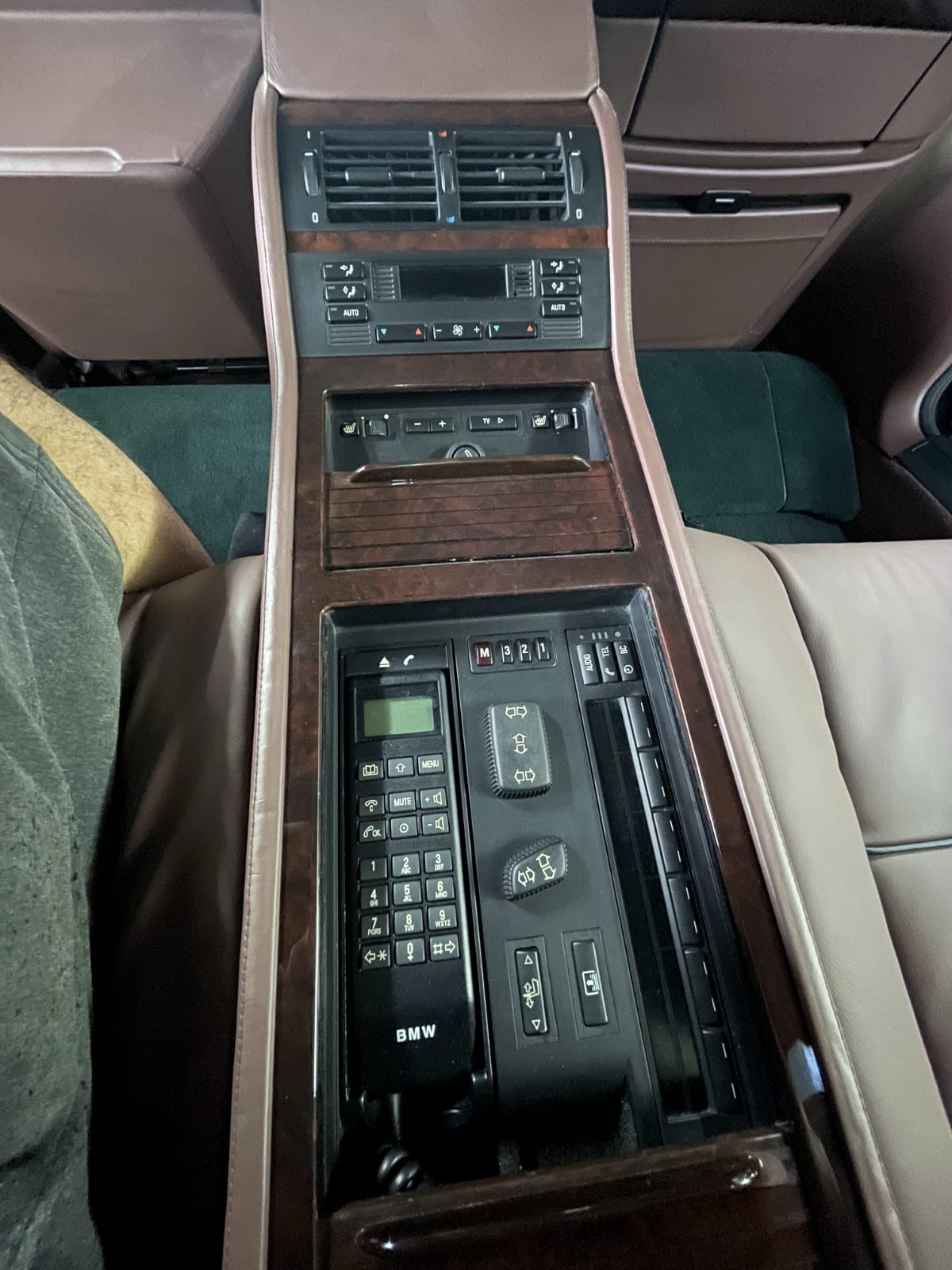 Подлокотники в Челябинске — АвтоАтелье74